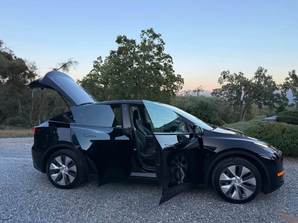 2022 Tesla Model Y - Image 7 of 8