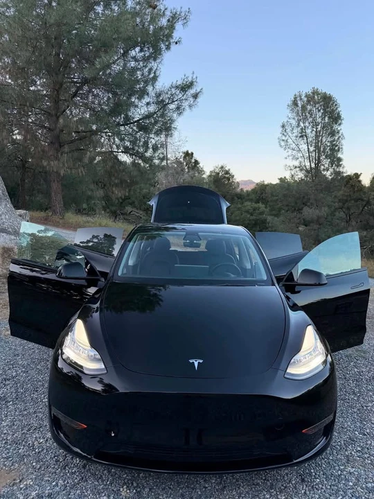 2022 Tesla Model Y - Image 3 of 8