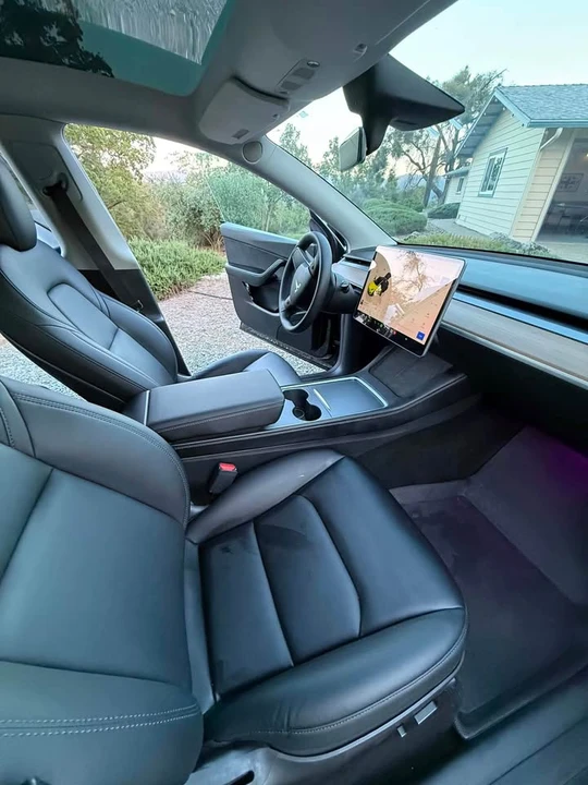 2022 Tesla Model Y - Image 5 of 8