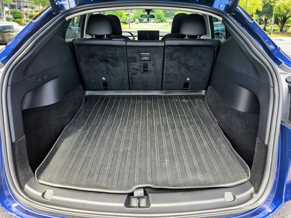 2022 Tesla Model Y - Image 10 of 15