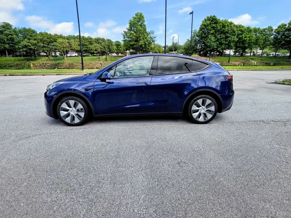 2022 Tesla Model Y - Image 2 of 15