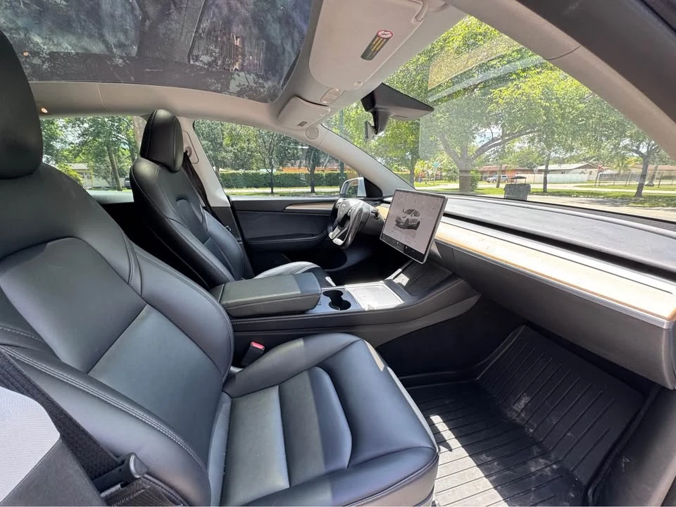 2022 Tesla Model Y - Image 9 of 15