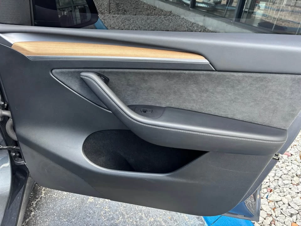 2022 Tesla Model Y - Image 8 of 13
