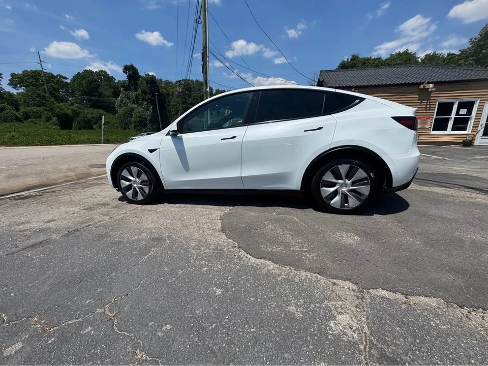 2022 Tesla Model Y - Image 15 of 19