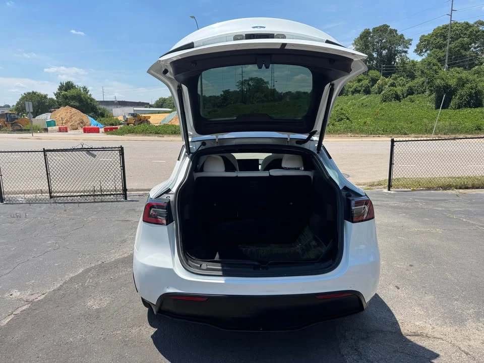 2022 Tesla Model Y - Image 16 of 19
