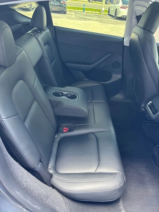 2022 Tesla Model Y - Image 9 of 13