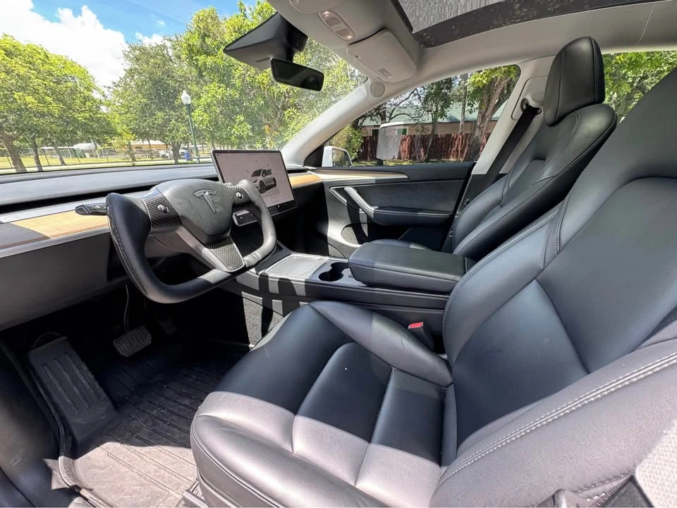 2022 Tesla Model Y - Image 11 of 15