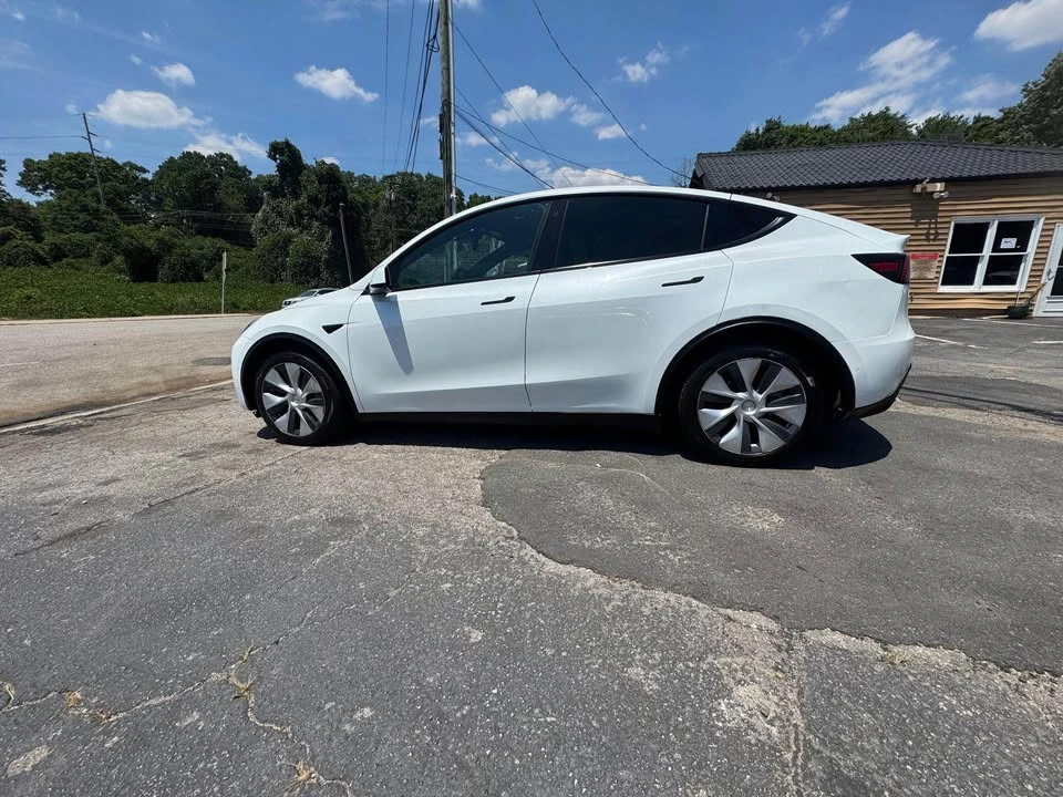 2022 Tesla Model Y - Image 15 of 19
