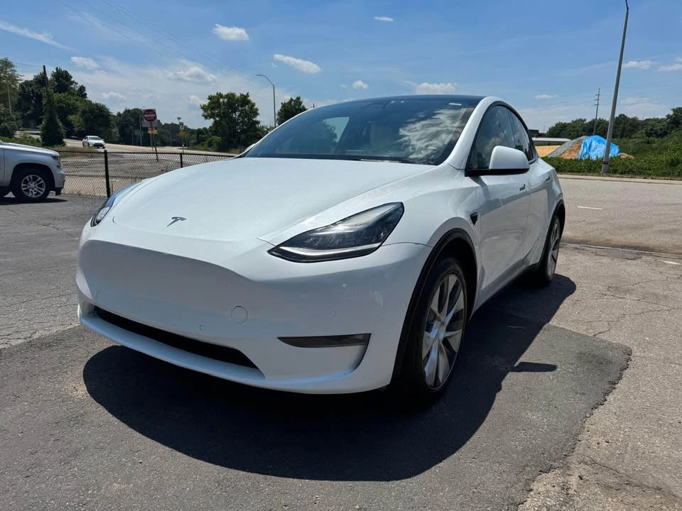 2022 Tesla Model Y - Image 2 of 19