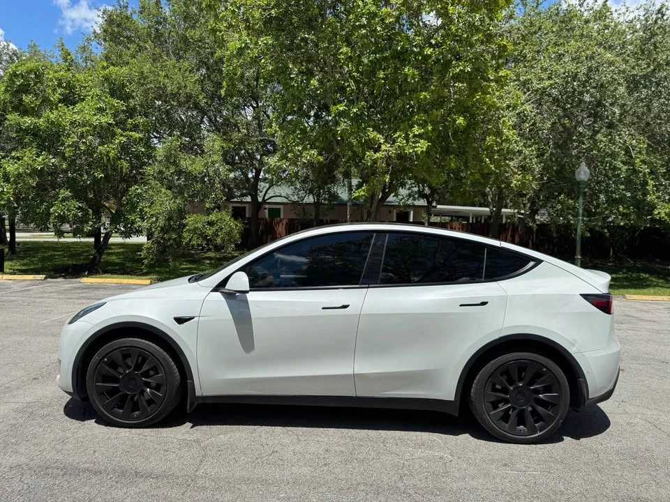 2022 Tesla Model Y - Image 3 of 15