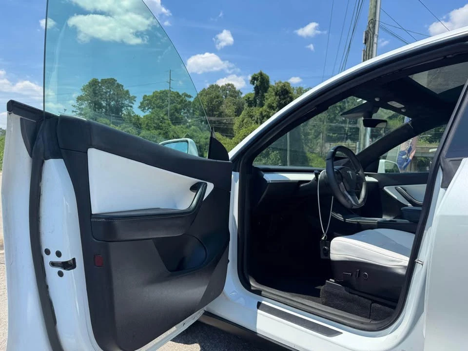 2022 Tesla Model Y - Image 5 of 19
