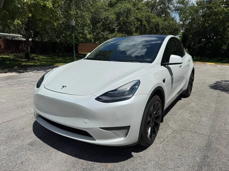 2022 Tesla Model Y - Image 2 of 15