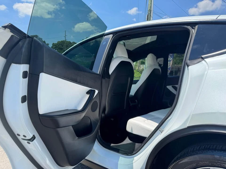 2022 Tesla Model Y - Image 11 of 19