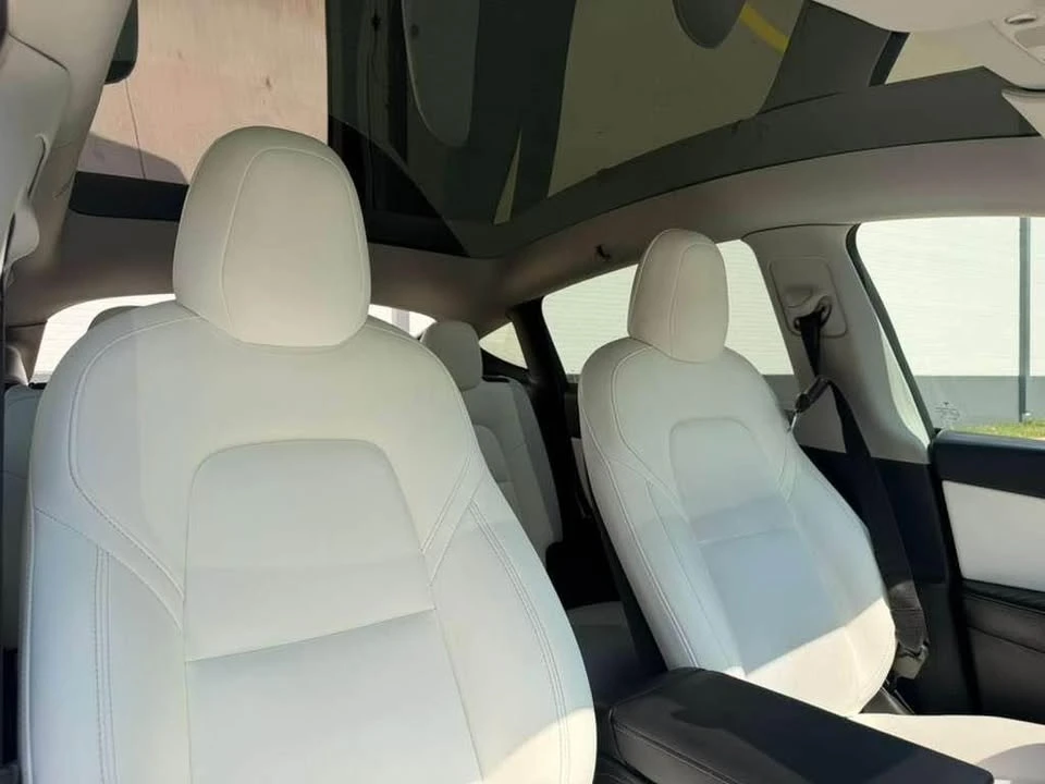 2022 Tesla Model Y - Image 17 of 18