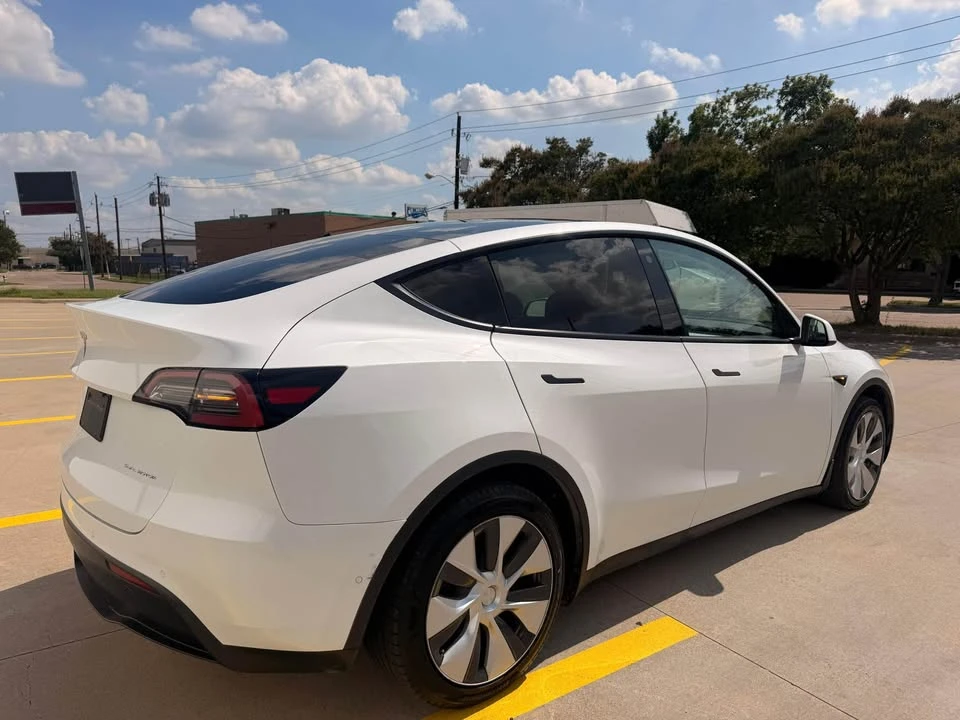 2022 Tesla Model Y - Image 7 of 18