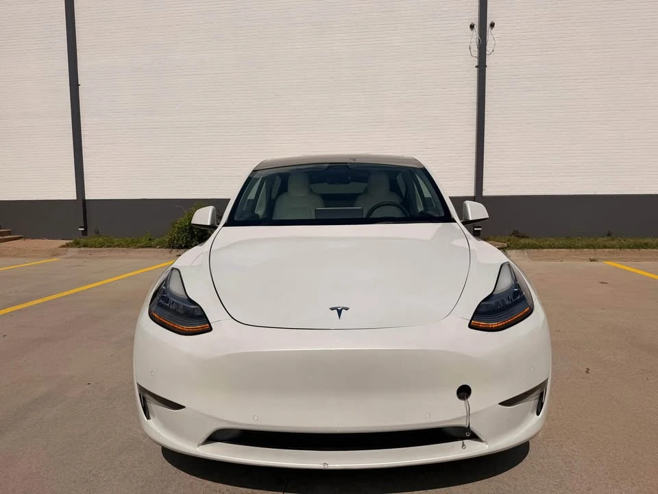 2022 Tesla Model Y - Image 2 of 18