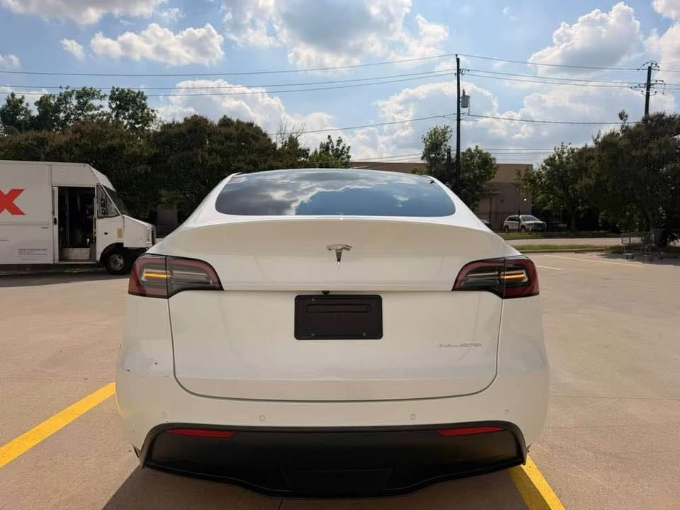 2022 Tesla Model Y - Image 18 of 18