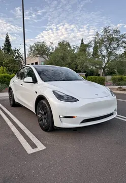 2022 Tesla Model Y Long Range Sport Utility 4D