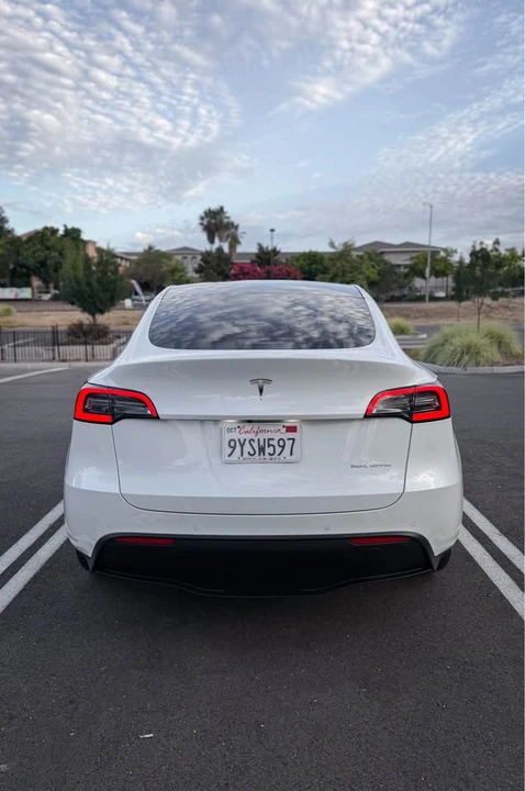 2022 Tesla Model Y - Image 6 of 11