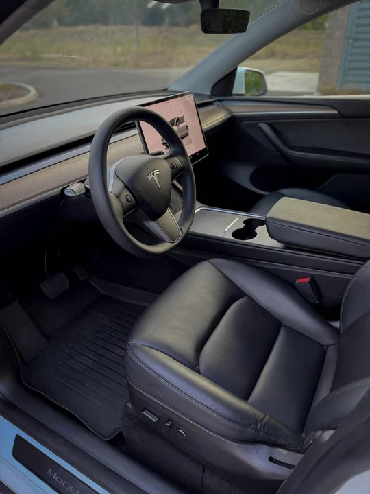 2022 Tesla Model Y - Image 7 of 11
