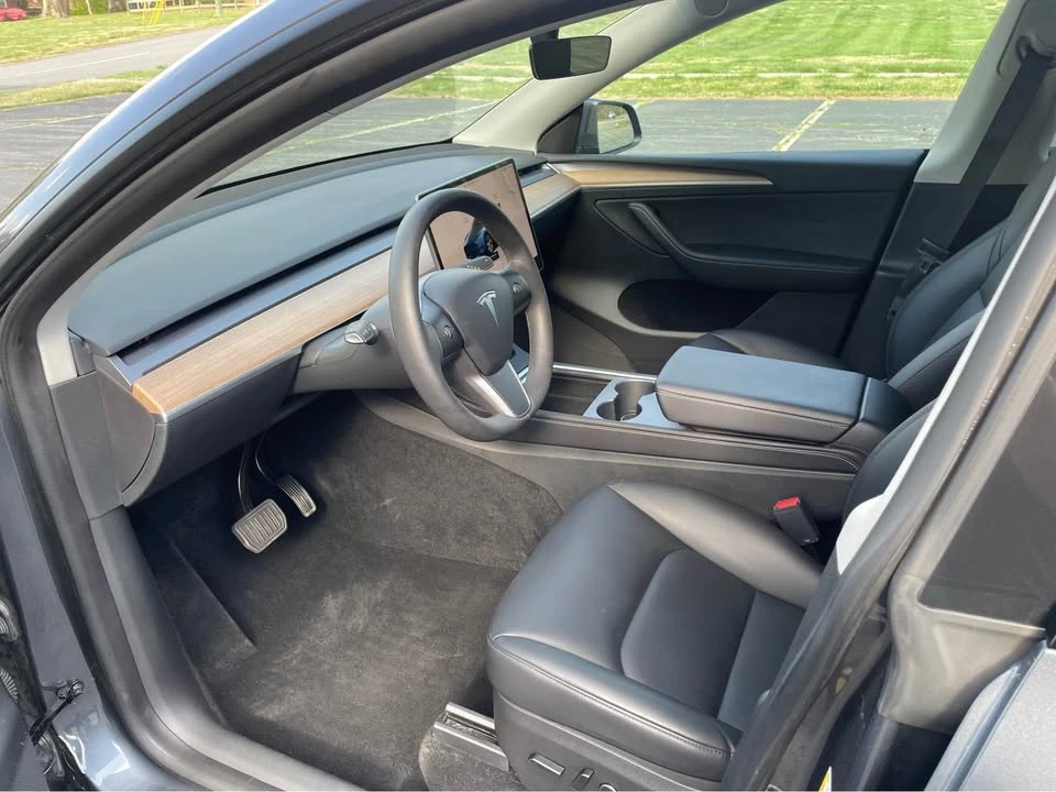 2022 Tesla Model Y - Image 10 of 14