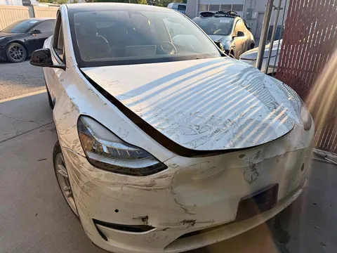 2022 Tesla Model Y Long Range Sport Utility 4D