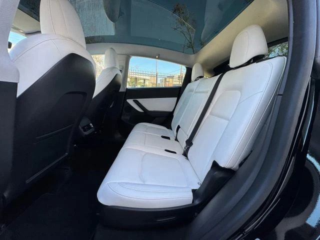 2022 Tesla Model Y - Image 10 of 21