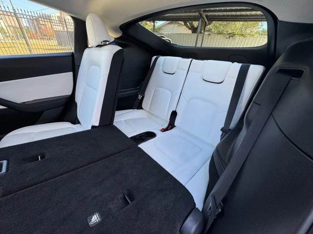 2022 Tesla Model Y - Image 16 of 21