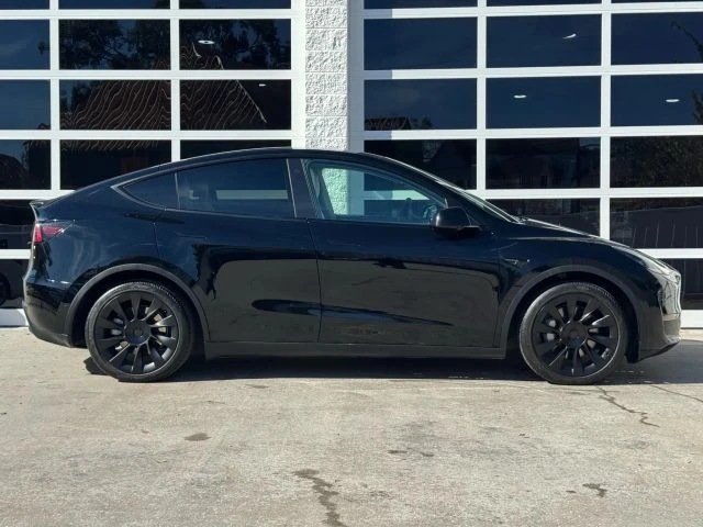 2022 Tesla Model Y - Image 18 of 21