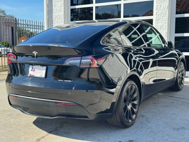 2022 Tesla Model Y - Image 12 of 21