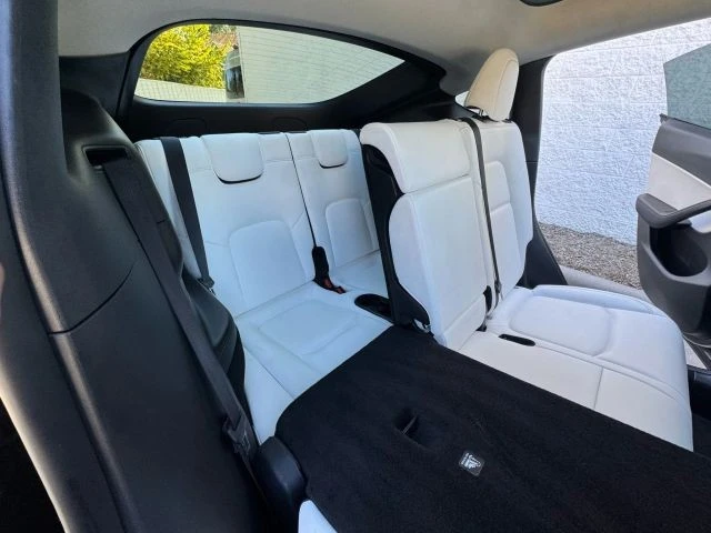 2022 Tesla Model Y - Image 19 of 21