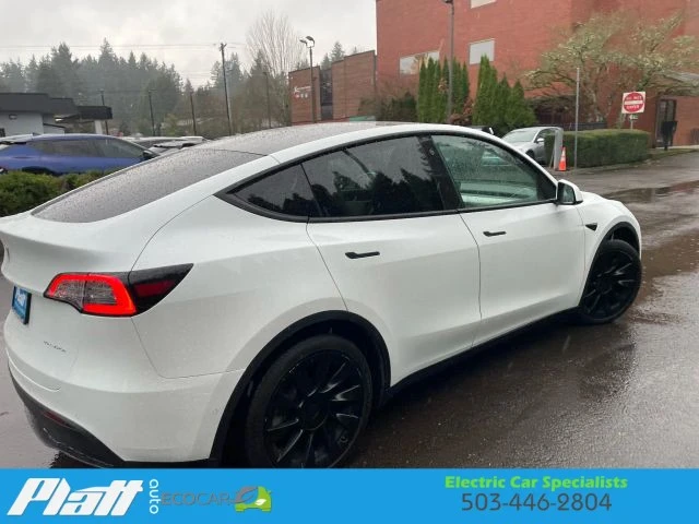 2022 Tesla Model Y - Image 11 of 12