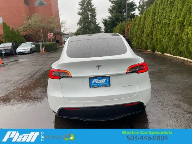 2022 Tesla Model Y - Image 9 of 12