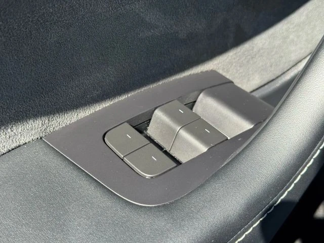 2022 Tesla Model Y - Image 23 of 31