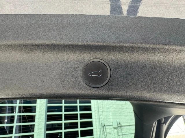 2022 Tesla Model Y - Image 30 of 31