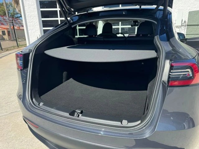 2022 Tesla Model Y - Image 29 of 31