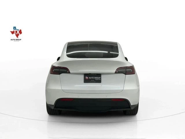 2022 Tesla Model Y - Image 9 of 12