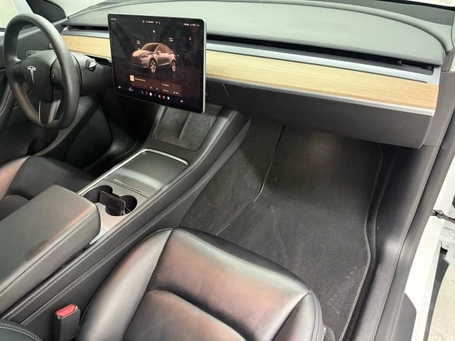 2022 Tesla Model Y - Image 11 of 12