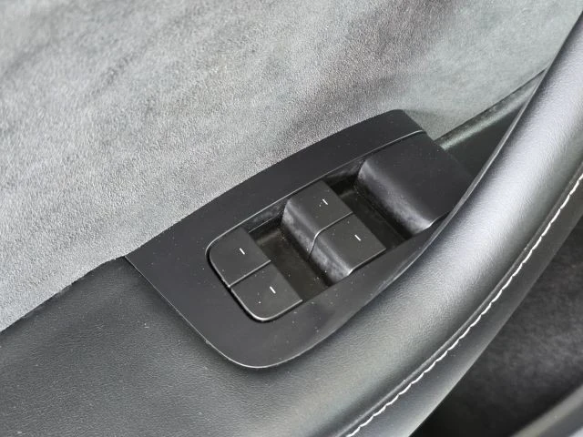 2022 Tesla Model Y - Image 19 of 21
