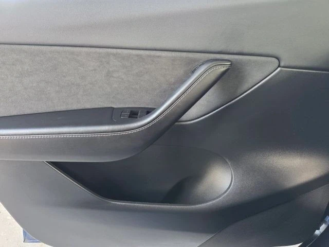 2022 Tesla Model Y - Image 18 of 21