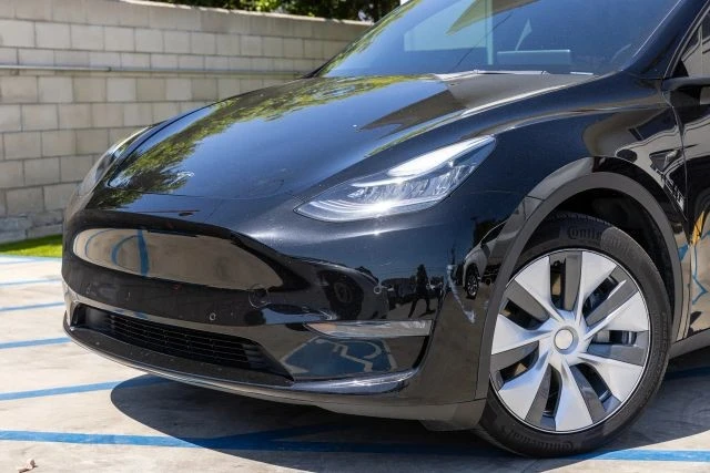 2022 Tesla Model Y - Image 4 of 21