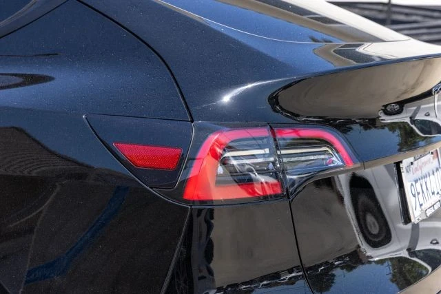 2022 Tesla Model Y - Image 13 of 21