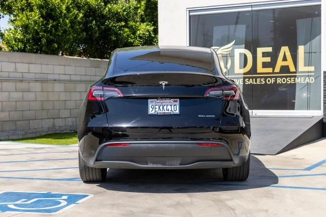2022 Tesla Model Y - Image 10 of 21