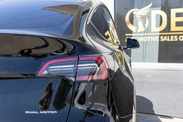 2022 Tesla Model Y - Image 12 of 21