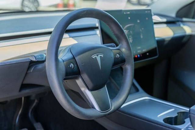 2022 Tesla Model Y - Image 15 of 21