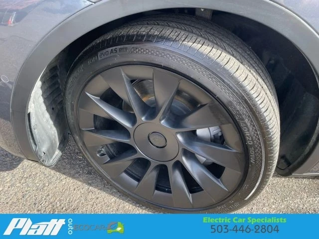 2022 Tesla Model Y - Image 16 of 21