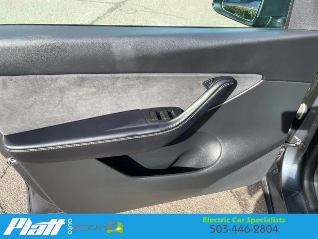 2022 Tesla Model Y - Image 17 of 21