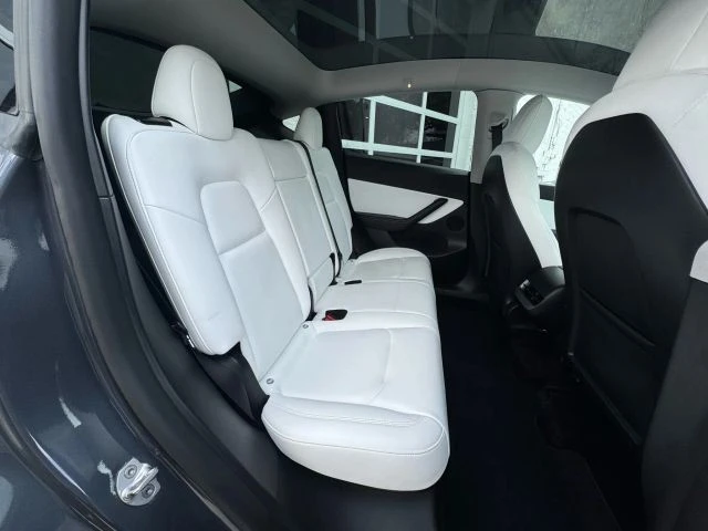 2022 Tesla Model Y - Image 18 of 21