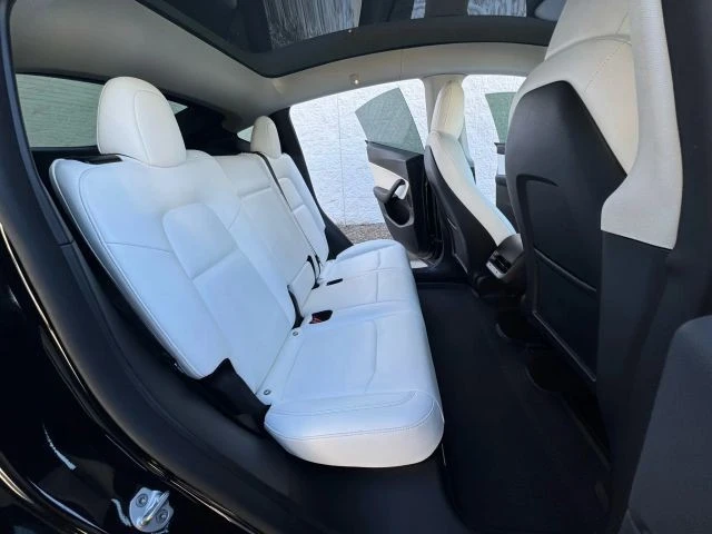 2022 Tesla Model Y - Image 18 of 21