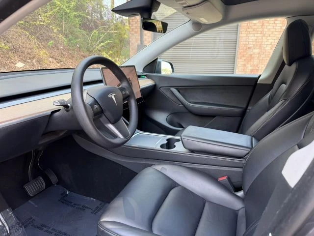2022 Tesla Model Y - Image 12 of 25